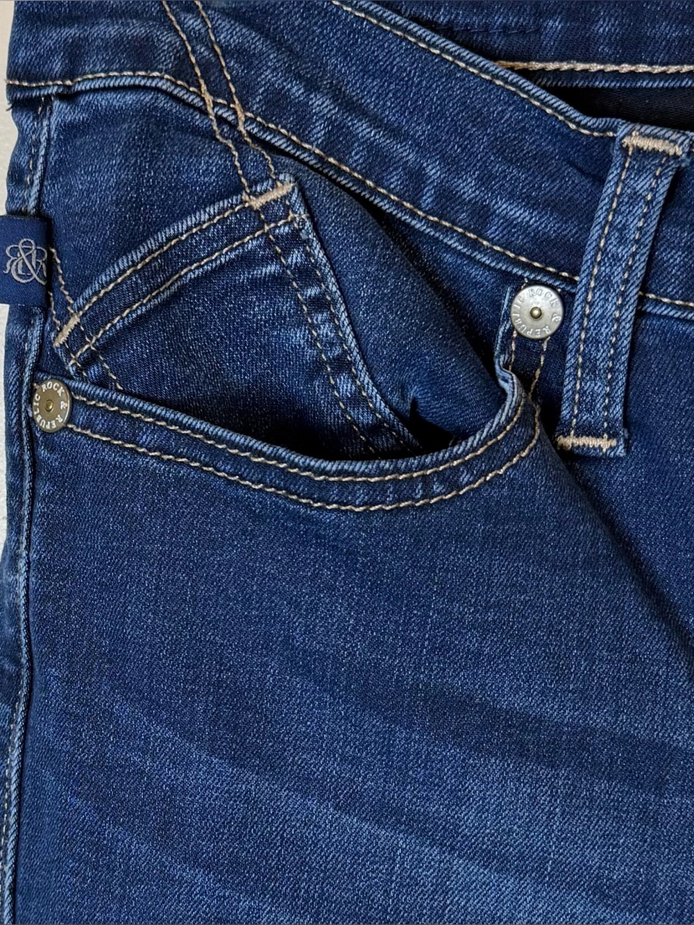 Rock & Republic | Classic High-Rise Skinny Jeans | Size 12 | EUC | Denim Casual - Picture 5 of 6